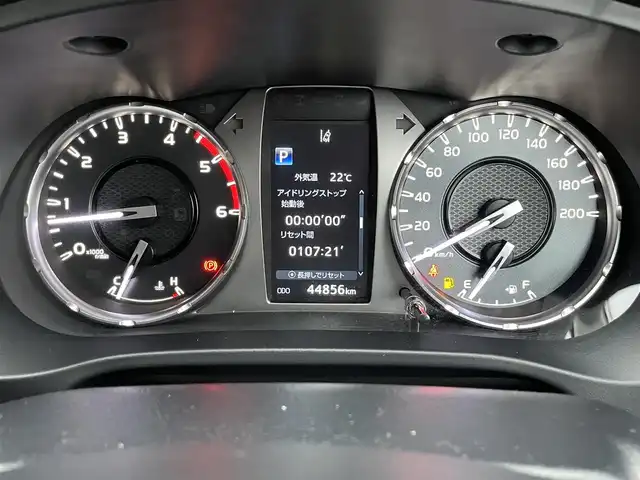 トヨタ ハイラックス Z 宮崎県 2020(令2)年 4.5万km アティチュードブラックマイカ 社外SDナビCN-RE07WD/・CD/DVD/Bluetooth/AM/FM/SD/・フルセグTV/・バックカメラ/社外ETC/社外前後ドライブレコーダー/GRスポーツバー/ベットライナー/トヨタセーフティセンス/・プリクラッシュセーフティシステム/・レーダークルーズコントロール/・レーンディパーチャーアラート/・ロードサインアシスト/・先行車発進告知機能/ヒルスタートアシストコントロール/リアデフロック/本革巻きステアリング/ステアリングリモコン/アイドリングストップ/電動格納ミラー/純正LEDヘッドライト/純正フロアマット/純正17インチアルミ/スマートキー/保証書＆取扱説明書