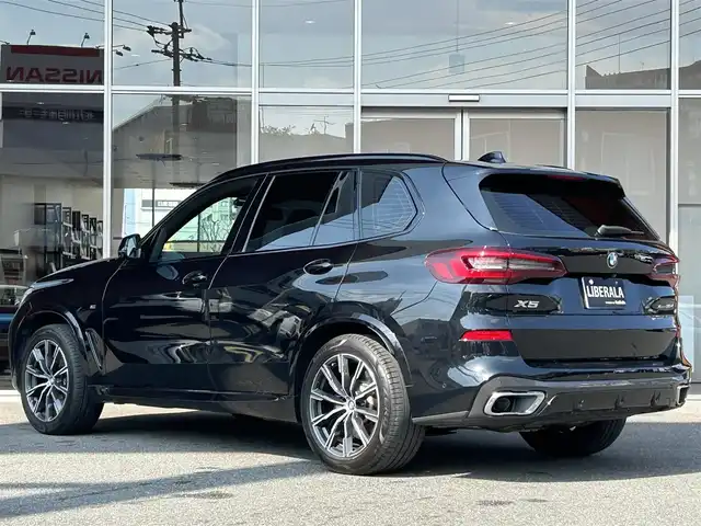 ＢＭＷ ＢＭＷ Ｘ５ xDrive 35d Mスポーツ 福岡県 2021(令3)年 3.5万km サファイアブラックP 純正ナビ/フルセグTV/Bluetooth/パーキングアシスト＋/ドライビングアシストプロフェッショナル/パドルシフト/コンフォートパッケージ/・ヒートコンフォートパッケージ/・フロントアクティブベンチレーションシート/アダプティブエアサスペンション/電動パノラマガラスサンルーフ/ステアリングヒーター/アンビエントライト/ドラレコ/ETC/純正20インチAW