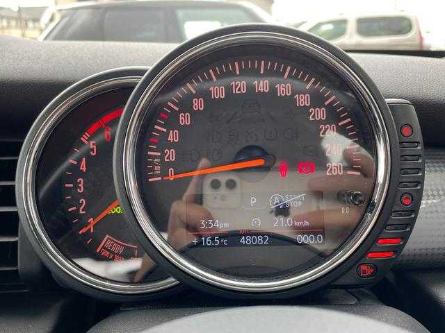 ＭＩＮＩ ミニ クーパー D 埼玉県 2017(平29)年 4.8万km ミッドナイト・ブラック・メタリック 純正HDDナビ/(Bluetooth/USB)/コンフォートアクセス/純正１５インチアルミホイール/クリアランスソナー/ＬＥＤヘッドライト/ミラー一体型ＥＴＣ/フロントフォグランプ