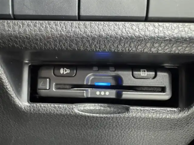 トヨタ ＲＡＶ４ アドベンチャー 愛知県 2020(令2)年 5.7万km アティチュードブラックマイカ ＴＲＤエアロ/社外ナビ（KENWOOD）　/（フルセグ／ＢＴ／ＣＤ／ＤＶＤ）　　/レーダークルーズコントロール　/バックモニター　/衝突軽減システム　/レーンキープアシスト　/運転席パワーシート　/ワイヤレス充電　/デジタルインナーミラー　/ドライブレコーダー/ETC/純正AW
