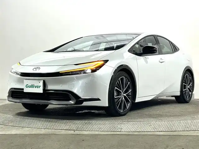 トヨタ プリウス Z 大阪府 2024(令6)年 0.7万km プラチナホワイトパールマイカ サンルーフ　３６０カメラ　純正ナビ（フルセグＴＶ／Ｂｌｕｅｔｏｏｔｈ）　パーキングアシスト　衝突軽減　デジタルインナーミラー　ＥＴＣ　電動リアゲート　パワーシート　シートヒーター　ハンドルヒーター