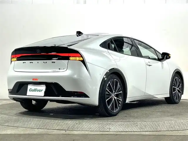 トヨタ プリウス Z 大阪府 2024(令6)年 0.7万km プラチナホワイトパールマイカ サンルーフ　３６０カメラ　純正ナビ（フルセグＴＶ／Ｂｌｕｅｔｏｏｔｈ）　パーキングアシスト　衝突軽減　デジタルインナーミラー　ＥＴＣ　電動リアゲート　パワーシート　シートヒーター　ハンドルヒーター