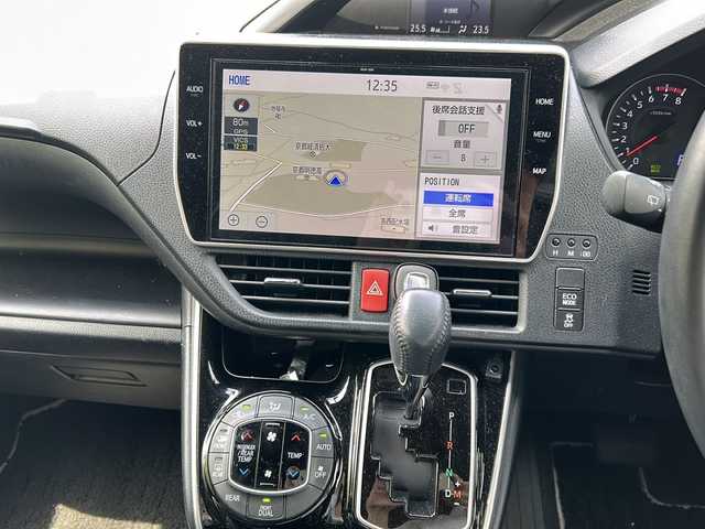 トヨタ ヴォクシー ZS 煌Ⅲ 京都府 2021(令3)年 3万km ホワイトパールクリスタルシャイン ワンオーナー/純正ナビ/・BT Audio/フルセグTV/CD/DVD/AM/FM/両側パワースライドドア/バックカメラ/クリアランスソナー/クルーズコントロール/プリクラッシュセーフティ/車線逸脱防止/横滑り防止/オートライト/オートハイビーム/オートリトラクタブルミラー/ビルトインETC/ドライブレコーダー/アイドリングストップ/ステアリングスイッチ/3列シート/プッシュスタート/純正フロアマット/保証書/取説