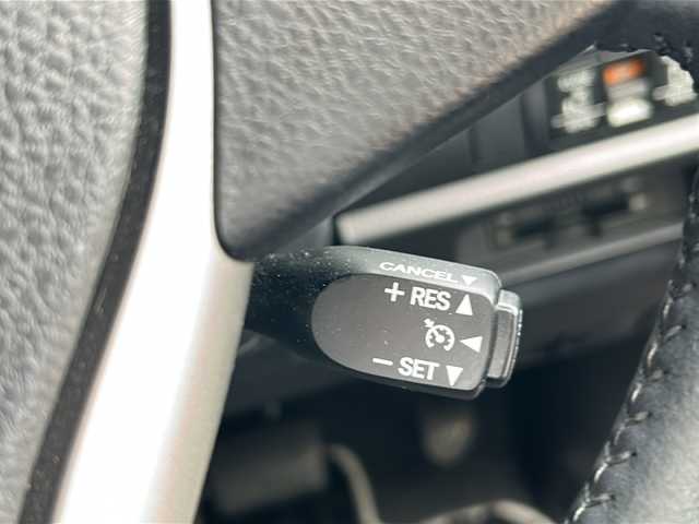 トヨタ ヴォクシー ZS 煌Ⅲ 京都府 2021(令3)年 3万km ホワイトパールクリスタルシャイン ワンオーナー/純正ナビ/・BT Audio/フルセグTV/CD/DVD/AM/FM/両側パワースライドドア/バックカメラ/クリアランスソナー/クルーズコントロール/プリクラッシュセーフティ/車線逸脱防止/横滑り防止/オートライト/オートハイビーム/オートリトラクタブルミラー/ビルトインETC/ドライブレコーダー/アイドリングストップ/ステアリングスイッチ/3列シート/プッシュスタート/純正フロアマット/保証書/取説