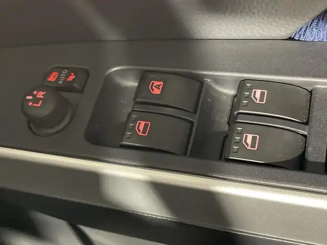 トヨタ タンク カスタムG 福岡県 2017(平29)年 1.2万km マゼンタベリーマイカM 純正ナビ/Bluetooth/フルセグTV/CD/DVD/両側パワースライドドア/クルーズコントロール/アイドリングストップ/横滑り防止装置/オートエアコン/ステアリングスイッチ/スマートキー/純正14インチアルミホイール/LEDオートライト/電動格納ミラー