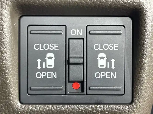 ホンダ Ｎ ＢＯＸ L ターボ 神奈川県 2022(令4)年 1.8万km クリスタルブラックパール 純正7インチナビ　（VXM-224VFi）　/フルセグTV/BT/SD/CD/DVD/USB　/バックカメラ　/ホンダセンシング　/衝突軽減ブレーキ　/路外逸脱抑制機能　/アダプティブクルーズコントロール　/パーキングセンサー　/両側パワースライドドア　/パドルシフト　/革巻きステアリング　/電子制御パーキングブレーキ　/オートホールド　/ウィンカーミラー　/ドアバイザー　/スペアキー