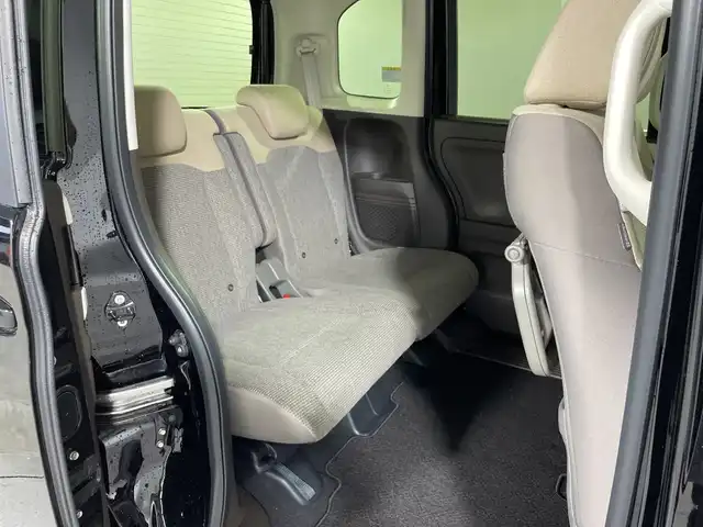 ホンダ Ｎ ＢＯＸ L ターボ 神奈川県 2022(令4)年 1.8万km クリスタルブラックパール 純正7インチナビ　（VXM-224VFi）　/フルセグTV/BT/SD/CD/DVD/USB　/バックカメラ　/ホンダセンシング　/衝突軽減ブレーキ　/路外逸脱抑制機能　/アダプティブクルーズコントロール　/パーキングセンサー　/両側パワースライドドア　/パドルシフト　/革巻きステアリング　/電子制御パーキングブレーキ　/オートホールド　/ウィンカーミラー　/ドアバイザー　/スペアキー