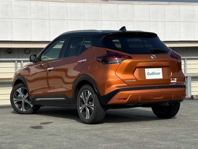 日産 キックス X ツートーンインテリアED 静岡県 2020(令2)年 3.2万km プレミアムホライズンオレンジ/ピュアブラック 2トーン エマージェンシーブレーキ/純正メモリーナビ/全周囲カメラ/ＢＴオーディオ/ＤＶＤ再生/ドラレコ/ＥＴＣ/デジタルミラー/合皮シート/ハンドルヒーター/ＬＥＤヘッドライト/フォグライト/純正フロアマット/純正１７ＡＷ