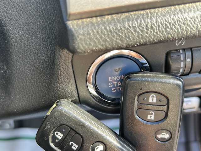 スバル インプレッサ ＸＶ ハイブリッド 2．0i－L アイサイト 石川県 2014(平26)年 11.8万km ディープシーブルーパール 4WD/社外ナビ(AM/FM/CD/DVD/BT/USB)/フルセグTV/バックカメラ/レーダークルーズコントロール/衝突軽減ブレーキ/レーンキープアシスト/ETC/レザーシート/前席シートヒーター/純正AW/社外フロアマット/前席パワーシート/LEDヘッドライト/オートライト/横滑り防止装置/パドルシフト/プッシュスタート/取扱説明書/保証書
