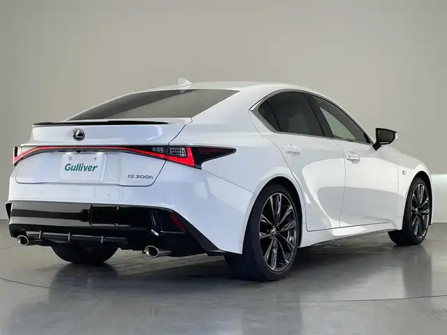 レクサス ＩＳ 300h Fスポーツ 愛知県 2023(令5)年 3.3万km ホワイトノーヴァガラスフレーク 純１０型ＤＡナビ　フルセグＴＶ　全方位カメラ　橙ブレーキキャリパー　ムーンルーフ　リアスポイラーエアロ　赤革　ＢＳＭ　ＥＴＣ２．０　３眼ＬＥＤヘッドライト　追従クルコン　衝突軽減　純Ｆマット　禁煙車　nanoeX