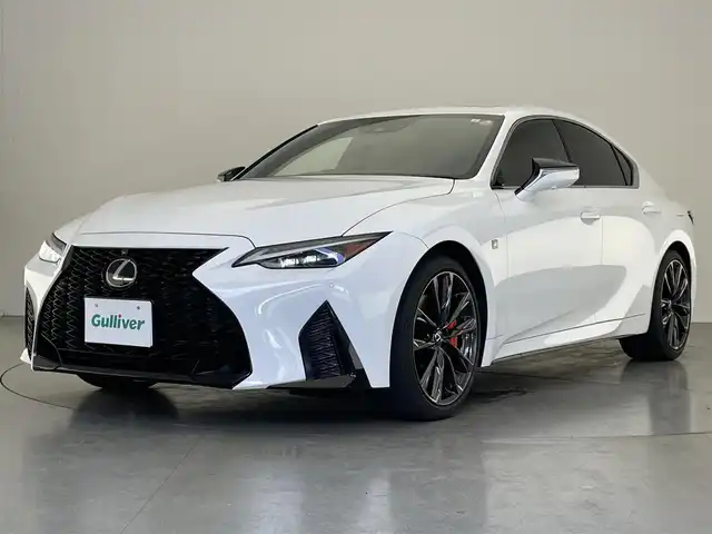 レクサス ＩＳ 300h Fスポーツ 愛知県 2023(令5)年 3.3万km ホワイトノーヴァガラスフレーク 純１０型ＤＡナビ　フルセグＴＶ　全方位カメラ　橙ブレーキキャリパー　ムーンルーフ　リアスポイラーエアロ　赤革　ＢＳＭ　ＥＴＣ２．０　３眼ＬＥＤヘッドライト　追従クルコン　衝突軽減　純Ｆマット　禁煙車　nanoeX