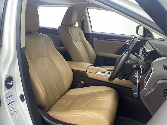 レクサス ＲＸ 450hL 大阪府 2019(平31)年 3.8万km ソニッククォーツ 純正12.3インチナビ/・TV/・SD/・Bluetooth/・AUX/・AMFM/・CD/DVD/・パノラミックビューモニター/サンルーフ/シートヒーター/エアシート/ステアリングヒーター/電動パーキングブレーキ/電動格納サードシート/追従型クルーズコントロール/メモリーシート/クリアランスソナー/BSM/ヘッドアップディスプレイ