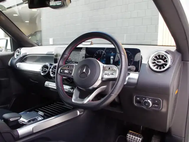 メルセデス・ベンツ ＧＬＢ２００ｄ AMGライン 埼玉県 2020(令2)年 3.7万km ポーラホワイト ブラックハーフレザーシート/アダプティブクルーズコントロール/レーダーセーフティパッケージ/パノラマサンルーフ/パークセンサー/ブラインドスポットモニター/全周囲カメラ/純正ナビ/ドラレコ/ETC/置くだけ充電/シートヒーター/フルセグTV/シートポジションメモリー機能