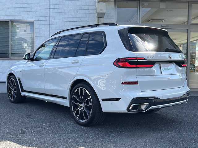 ＢＭＷ ＢＭＷ Ｘ７ xDrive40d Mスポーツ 埼玉県 2023(令5)年 1.3万km アルピンホワイトⅢ ワンオーナー/純正ナビ/スカイラウンジサンルーフ/パノラマルーフ/エアサス/保冷カップ/ハーマンカードンスピーカー/全席シートヒーター/シートマッサージDN席/ステアリングヒーター/パワーシート/パーキングアシスト/ブラインドスポットモニター/全方位カメラ/衝突軽減/側面衝突警告/レーンアシスト/追従クルコン/TRC/ダウンヒルアシストコントロール/置くだけ充電/AFS/LEDヘッド/パドルシフト/電格ミラー/保証書/スペア１