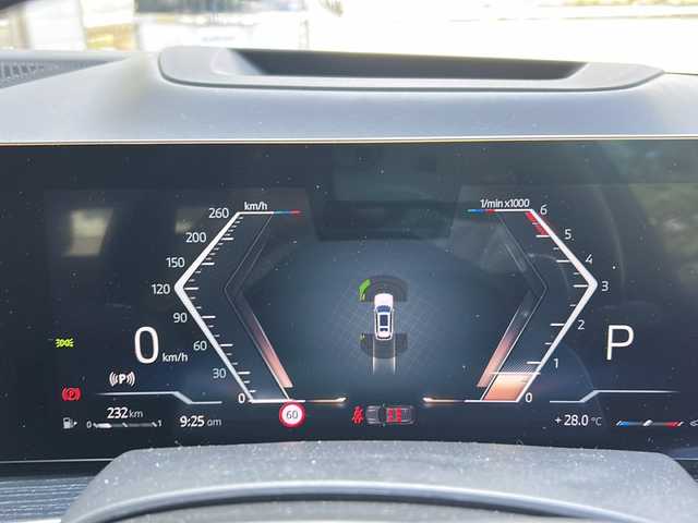 ＢＭＷ ＢＭＷ Ｘ７ xDrive40d Mスポーツ 埼玉県 2023(令5)年 1.3万km アルピンホワイトⅢ ワンオーナー/純正ナビ/スカイラウンジサンルーフ/パノラマルーフ/エアサス/保冷カップ/ハーマンカードンスピーカー/全席シートヒーター/シートマッサージDN席/ステアリングヒーター/パワーシート/パーキングアシスト/ブラインドスポットモニター/全方位カメラ/衝突軽減/側面衝突警告/レーンアシスト/追従クルコン/TRC/ダウンヒルアシストコントロール/置くだけ充電/AFS/LEDヘッド/パドルシフト/電格ミラー/保証書/スペア１