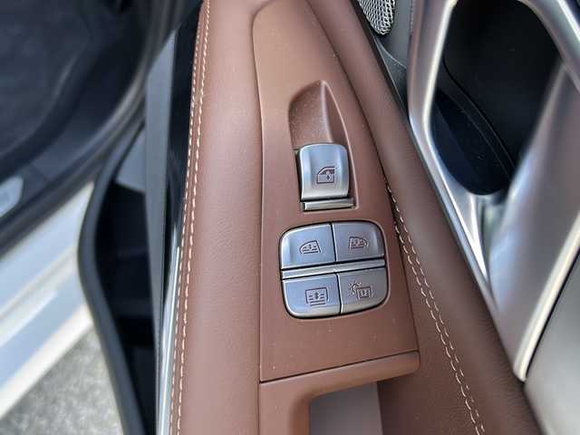 ＢＭＷ ＢＭＷ Ｘ７ xDrive40d Mスポーツ 埼玉県 2023(令5)年 1.3万km アルピンホワイトⅢ ワンオーナー/純正ナビ/スカイラウンジサンルーフ/パノラマルーフ/エアサス/保冷カップ/ハーマンカードンスピーカー/全席シートヒーター/シートマッサージDN席/ステアリングヒーター/パワーシート/パーキングアシスト/ブラインドスポットモニター/全方位カメラ/衝突軽減/側面衝突警告/レーンアシスト/追従クルコン/TRC/ダウンヒルアシストコントロール/置くだけ充電/AFS/LEDヘッド/パドルシフト/電格ミラー/保証書/スペア１