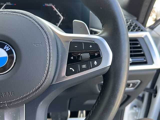 ＢＭＷ ＢＭＷ Ｘ７ xDrive40d Mスポーツ 埼玉県 2023(令5)年 1.3万km アルピンホワイトⅢ ワンオーナー/純正ナビ/スカイラウンジサンルーフ/パノラマルーフ/エアサス/保冷カップ/ハーマンカードンスピーカー/全席シートヒーター/シートマッサージDN席/ステアリングヒーター/パワーシート/パーキングアシスト/ブラインドスポットモニター/全方位カメラ/衝突軽減/側面衝突警告/レーンアシスト/追従クルコン/TRC/ダウンヒルアシストコントロール/置くだけ充電/AFS/LEDヘッド/パドルシフト/電格ミラー/保証書/スペア１