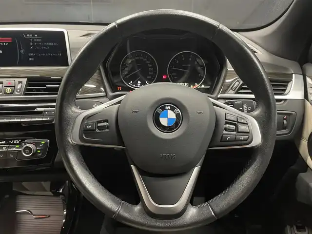 ＢＭＷ Ｘ１ xDrive 20i Xライン 群馬県 2016(平28)年 7.1万km スパークリングストームブリリアントエフェクト OP19インチAW/純正HDDナビ/シートヒーター/アイボリーレザーシート/バックカメラ/Bluetooth/LEDライト/スマートキー/電動リヤゲート/ETC2.0/前後ドライブレコーダー
