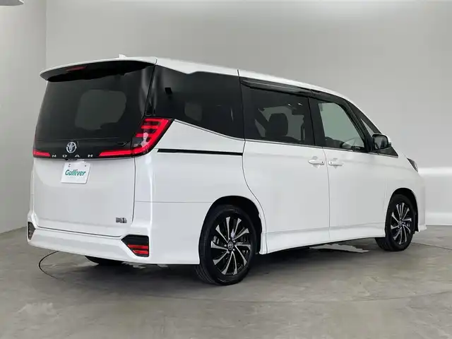 トヨタ ノア ハイブリッド S－Z 埼玉県 2025(令7)年 0.1千km ホワイトパールクリスタルシャイン 登録済未使用車　快適利便パッケージ　純正１０．５ディスプレイオーディオ　バックカメラ　ＤＶＤ再生　シートヒーター　ビルトインＥＴＣ２．０　ＡＣ１００Ｖ　レーダークルーズ　オートライト　ＬＥＤ　地デジ