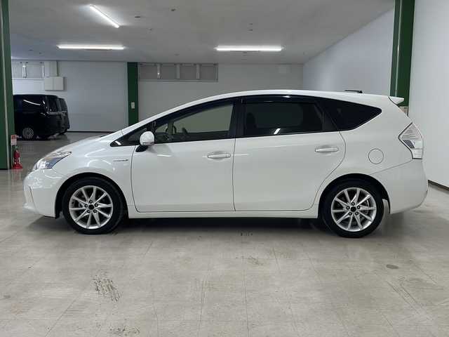 トヨタ プリウス α S 熊本県 2013(平25)年 8.8万km ホワイトパールクリスタルシャイン 純正ナビ(TV・Bluetooth・CD)/バックカメラ/ETC/3列シート/横滑り防止/AW/フロアマット/スマートキー