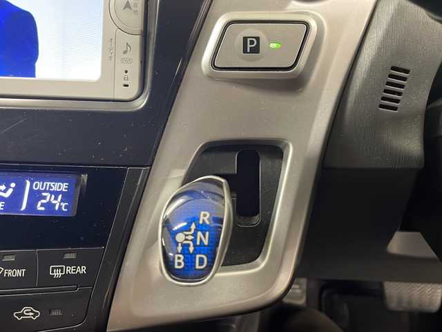 トヨタ プリウス α S 熊本県 2013(平25)年 8.8万km ホワイトパールクリスタルシャイン 純正ナビ(TV・Bluetooth・CD)/バックカメラ/ETC/3列シート/横滑り防止/AW/フロアマット/スマートキー