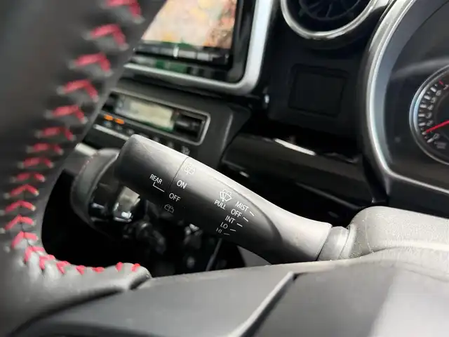 スズキ スペーシア カスタム HYBRID XS 京都府 2019(令1)年 6.8万km ピュアホワイトP スズキセーフティサポート/・デュアルセンサーブレーキサポート/・車線逸脱警報機能/・先行車発進お知らせ機能/・後退時ブレーキサポート/・誤発進抑制機能/・ふらつき警報機能/・ハイビームアシスト/・後方誤発進抑制機能/カロッツェリア8インチメモリーナビ、地デジ/運転席シートヒーター/両側パワースライドドア /LEDヘッドランプ/純正15インチアルミホイール/保証書