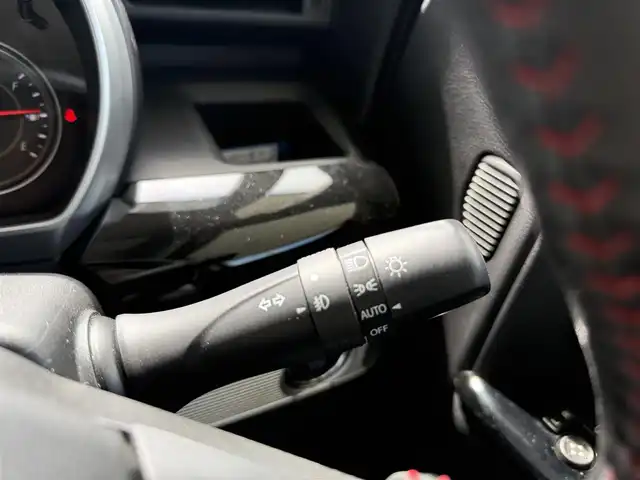 スズキ スペーシア カスタム HYBRID XS 京都府 2019(令1)年 6.8万km ピュアホワイトP スズキセーフティサポート/・デュアルセンサーブレーキサポート/・車線逸脱警報機能/・先行車発進お知らせ機能/・後退時ブレーキサポート/・誤発進抑制機能/・ふらつき警報機能/・ハイビームアシスト/・後方誤発進抑制機能/カロッツェリア8インチメモリーナビ、地デジ/運転席シートヒーター/両側パワースライドドア /LEDヘッドランプ/純正15インチアルミホイール/保証書