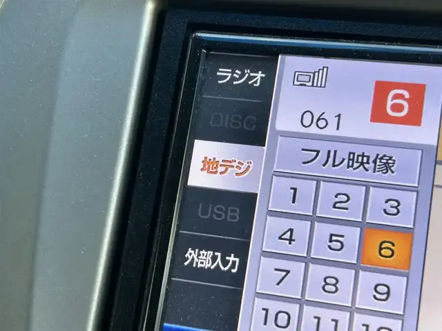 ホンダ フィット ハイブリット スマート セレクション 静岡県 2011(平23)年 2.9万km アラバスターシルバーメタリック 社外7インチナビ/（CD/DVD/FM/AM/USB）/ワンセグTV/バックカメラ/オートライト/ETC車載器/スマートキー/クルーズコントロール/オートエアコン/純正15AW