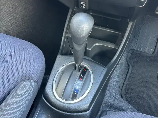 ホンダ フィット ハイブリット スマート セレクション 静岡県 2011(平23)年 2.9万km アラバスターシルバーメタリック 社外7インチナビ/（CD/DVD/FM/AM/USB）/ワンセグTV/バックカメラ/オートライト/ETC車載器/スマートキー/クルーズコントロール/オートエアコン/純正15AW