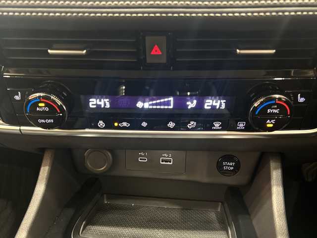 日産 エクストレイル X e－4ORCE 埼玉県 2023(令5)年 2万km ブリリアントホワイトパール プロパイロット/純正12.3インチナビ/ BT/USB/フルセグ/全方位カメラ/デジタルインナーミラー/パワーバックドア/パワーシート/シートヒーター/革シート/ステアリングヒーター/レーダークルーズコントロール/レーンキープアシスト/LEDヘッドライト/純正18インチアルミホイール/オートブレーキホールド/ETC2.0/スマートキー/禁煙車