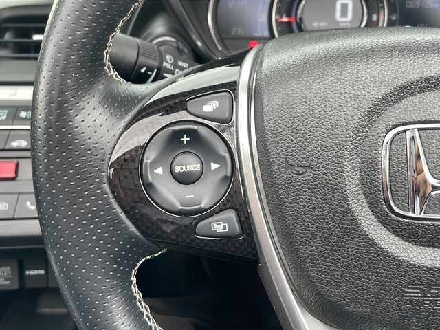ホンダ Ｓ６６０ α 長野県 2015(平27)年 7万km プレミアムスターホワイトパール ６．１インチ純正センターディスプレイ/Ｂｌｕｅｔｏｏｔｈ　Ａｕｄｉｏ/ｉＰｏｄ対応ＵＳＢプレーヤー/ＡＭ・ＦＭチューナー/バックカメラ/追従クルーズコントロール/本革巻ステアリングホイール/ステアリングスイッチ/ステンレス製スポーツべダル/プッシュエンジンスタート/純正フロアマット/ＬＥＤヘッドライト/オートライト/スペアキー×１/ロールトップ/横滑り防止機能/冬タイヤあり/照明付オーディオリモートコントロールスイッチ/ミッドモード付フルオート・エアコンディショナー/ＨＤＭＩ／ＵＳＢジャック