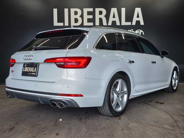 アウディ Ｓ４ アバント 群馬県 2017(平29)年 8.1万km グレイシアホワイトメタリック パノラマサンルーフ/BANG&OLUFSENサウンド/レザーパッケージ/マトリクスLED/バーチャルコクピット/ダイナミックステアリング/アップルCarPlay/社外前後ドラレコ/前席パワーシート