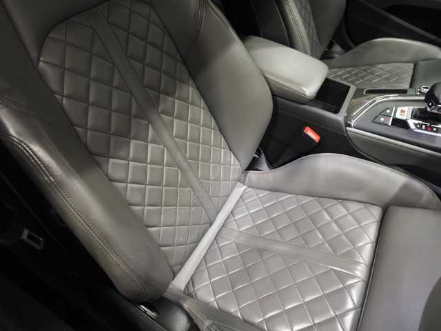 アウディ Ｓ４ アバント 群馬県 2017(平29)年 8.1万km グレイシアホワイトメタリック パノラマサンルーフ/BANG&OLUFSENサウンド/レザーパッケージ/マトリクスLED/バーチャルコクピット/ダイナミックステアリング/アップルCarPlay/社外前後ドラレコ/前席パワーシート