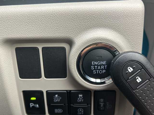 トヨタ パッソ X 埼玉県 2023(令5)年 1.3万km ターコイズブルーマイカメタリック 1オーナー　/純正ナビ　/社外ミラー型ドラレコ　/FM/AM/BT/CD/オートハイビーム　/純正フロア　/Aストップ　/TRC/衝突軽減B/オートライト　/LEDヘッド　/スペア1本　/保証書　/取説