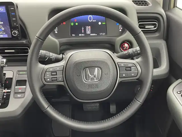 ホンダ フリード ハイブリット e:HEV クロスター 群馬県 2025(令7)年 0.1千km ベージュ 登録済未使用車　純正９インチメモリナビ　両側パワースライドドア　レーダークルーズコントロール　ＢＳＭ　バックカメラ　ステアリングリモコン　シートヒーター　オートライト　プッシュスタート　スマートキー