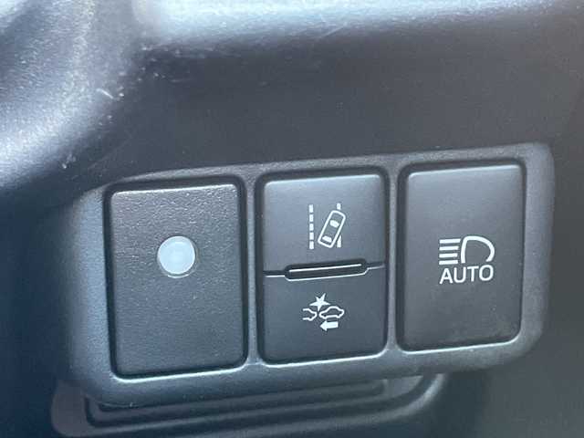 トヨタ アクア S スタイルブラック 大阪府 2019(平31)年 1.9万km ホワイトパールクリスタルシャイン 純正ナビ　/   フルセグＴＶ/ＣＤ／ＤＶＤ/Bluetooth/衝突軽減ブレーキ　/クリアランスソナー/バックモニター/レーンキープアシスト　　/ステアリングスイッチ　/純正フロアマット　/プッシュスタート　/スマートキー　/オートマチックハイビーム　/ビルトインＥＴＣ