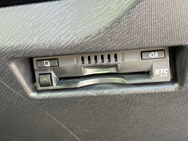 トヨタ アクア S スタイルブラック 大阪府 2019(平31)年 1.9万km ホワイトパールクリスタルシャイン 純正ナビ　/   フルセグＴＶ/ＣＤ／ＤＶＤ/Bluetooth/衝突軽減ブレーキ　/クリアランスソナー/バックモニター/レーンキープアシスト　　/ステアリングスイッチ　/純正フロアマット　/プッシュスタート　/スマートキー　/オートマチックハイビーム　/ビルトインＥＴＣ