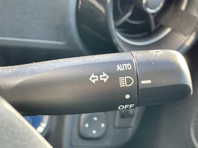 トヨタ アクア S スタイルブラック 大阪府 2019(平31)年 1.9万km ホワイトパールクリスタルシャイン 純正ナビ　/   フルセグＴＶ/ＣＤ／ＤＶＤ/Bluetooth/衝突軽減ブレーキ　/クリアランスソナー/バックモニター/レーンキープアシスト　　/ステアリングスイッチ　/純正フロアマット　/プッシュスタート　/スマートキー　/オートマチックハイビーム　/ビルトインＥＴＣ