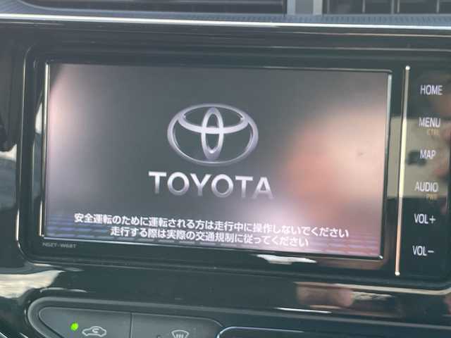 トヨタ アクア S スタイルブラック 大阪府 2019(平31)年 1.9万km ホワイトパールクリスタルシャイン 純正ナビ　/   フルセグＴＶ/ＣＤ／ＤＶＤ/Bluetooth/衝突軽減ブレーキ　/クリアランスソナー/バックモニター/レーンキープアシスト　　/ステアリングスイッチ　/純正フロアマット　/プッシュスタート　/スマートキー　/オートマチックハイビーム　/ビルトインＥＴＣ