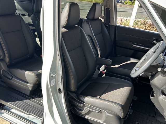 ホンダ フリード クロスター 静岡県 2022(令4)年 2万km フィヨルドミストパール 純正ナビ（CD DVD AM FM フルセグTV SD Bluetooth）バックカメラ/クルーズコントロール追従あり/両側パワースライドドア/シートヒーター/ドライブレコーダー/ホンダセンシング/ETC/ウォークスルー/LEDヘッドライト/純正アルミホイール/プリクラッシュ/ステアリングリモコン/アイドリングストップ