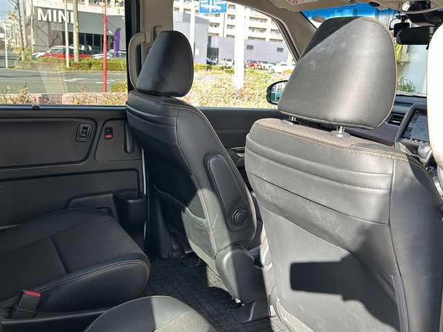 ホンダ フリード クロスター 静岡県 2022(令4)年 2万km フィヨルドミストパール 純正ナビ（CD DVD AM FM フルセグTV SD Bluetooth）バックカメラ/クルーズコントロール追従あり/両側パワースライドドア/シートヒーター/ドライブレコーダー/ホンダセンシング/ETC/ウォークスルー/LEDヘッドライト/純正アルミホイール/プリクラッシュ/ステアリングリモコン/アイドリングストップ