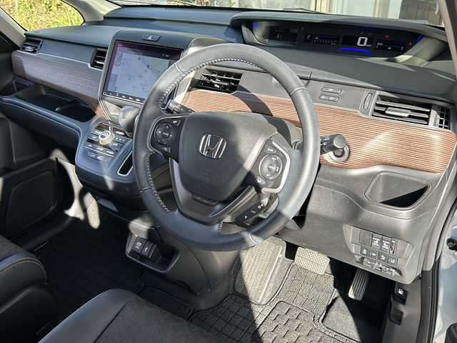 ホンダ フリード クロスター 静岡県 2022(令4)年 2万km フィヨルドミストパール 純正ナビ（CD DVD AM FM フルセグTV SD Bluetooth）バックカメラ/クルーズコントロール追従あり/両側パワースライドドア/シートヒーター/ドライブレコーダー/ホンダセンシング/ETC/ウォークスルー/LEDヘッドライト/純正アルミホイール/プリクラッシュ/ステアリングリモコン/アイドリングストップ