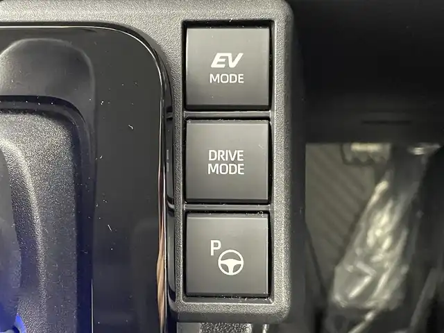 トヨタ シエンタ ハイブリッド Z 埼玉県 2024(令6)年 1.3万km アーバンカーキ 純正１０．５型ＤＡ　全方位　ＡＣ１００Ｖ　　温シート　ＢＳＭ　両側パワースライドドア　ステアリングヒーター　アドバンストパークオートハイビーム　ＥＴＣ２．０　ルーフレール　コネクトナビ