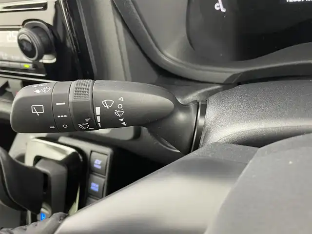 トヨタ シエンタ ハイブリッド Z 埼玉県 2024(令6)年 1.3万km アーバンカーキ 純正１０．５型ＤＡ　全方位　ＡＣ１００Ｖ　　温シート　ＢＳＭ　両側パワースライドドア　ステアリングヒーター　アドバンストパークオートハイビーム　ＥＴＣ２．０　ルーフレール　コネクトナビ