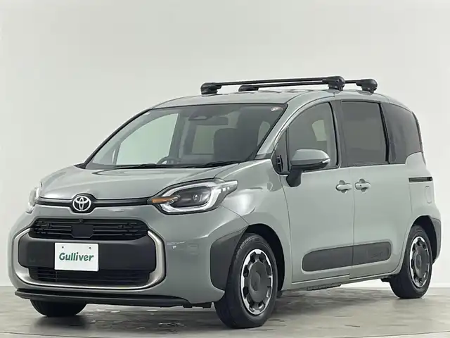 トヨタ シエンタ ハイブリッド Z 埼玉県 2024(令6)年 1.3万km アーバンカーキ 純正１０．５型ＤＡ　全方位　ＡＣ１００Ｖ　　温シート　ＢＳＭ　両側パワースライドドア　ステアリングヒーター　アドバンストパークオートハイビーム　ＥＴＣ２．０　ルーフレール　コネクトナビ