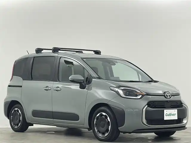 トヨタ シエンタ ハイブリッド Z 埼玉県 2024(令6)年 1.3万km アーバンカーキ 純正１０．５型ＤＡ　全方位　ＡＣ１００Ｖ　　温シート　ＢＳＭ　両側パワースライドドア　ステアリングヒーター　アドバンストパークオートハイビーム　ＥＴＣ２．０　ルーフレール　コネクトナビ