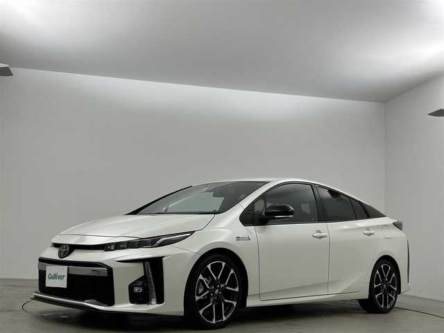トヨタ プリウス ＰＨＶ S GRスポーツ 岡山県 2018(平30)年 10.5万km ホワイトパールクリスタルシャイン 純正９インチナビ　衝突軽減ブレーキ　レーダークルーズコントロール　ビルトインＥＴＣ２．０　ドライブレコーダー　シートヒーター　バックカメラ　フルセグＴＶ　Ｂｌｕｅｔｏｏｔｈ　オートＬＥＤヘッドライト　