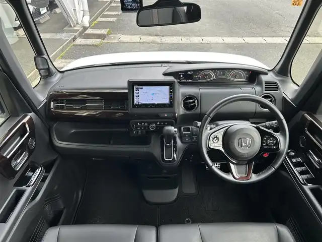 ホンダ Ｎ ＢＯＸ カスタム L ターボ 静岡県 2023(令5)年 1.2万km プラチナホワイトパール ホンダセンシング/純正7インチナビ/フルセグTV/BTオーディオ/DVD再生/ドラレコ/前席シートヒーター/ビルトインETC/アイドリングストップ/電動格納ミラー/オートエアコン/バックカメラ/LEDヘッドライト/オートブレーキホールド機能/14インチAW