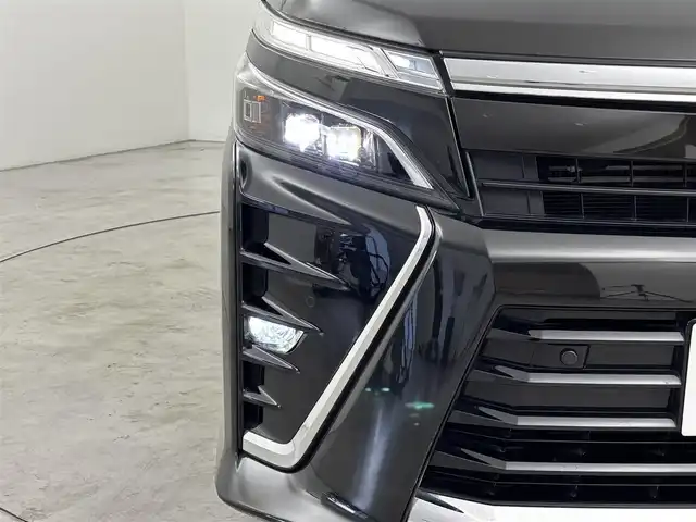 トヨタ ヴォクシー ZS 煌Ⅱ 福岡県 2020(令2)年 6.8万km イナズマスパーキングブラックガラスフレーク 純正１２．１型後席モニター　/純正９型ナビ　/バックカメラ　/ＥＴＣ２．０　/前後ドラレコ　/クルコン　/コーナーセンサー　/衝突軽減ブレーキ　/レーンキープ　/ＰＫＳＢ　/ＭＴモード付き　/両側電動スライドドア　/ＬＥＤヘッドライト
