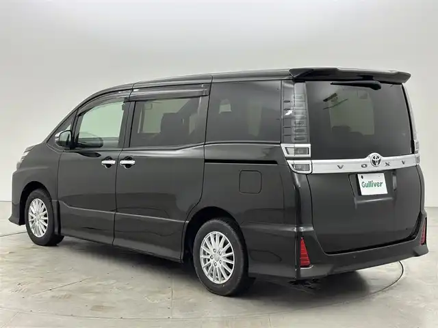トヨタ ヴォクシー ZS 煌Ⅱ 福岡県 2020(令2)年 6.8万km イナズマスパーキングブラックガラスフレーク 純正１２．１型後席モニター　/純正９型ナビ　/バックカメラ　/ＥＴＣ２．０　/前後ドラレコ　/クルコン　/コーナーセンサー　/衝突軽減ブレーキ　/レーンキープ　/ＰＫＳＢ　/ＭＴモード付き　/両側電動スライドドア　/ＬＥＤヘッドライト